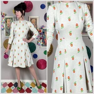 Vintage 1970s Beige Floral Long Sleeve Pleated Skater Dress